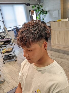 コワファーストナガサキシャンプーボーイ(COIFF1RST NAGASAKI SHAMPOO BOY) ショートマッシュ×ツイストスパイラルパーマ