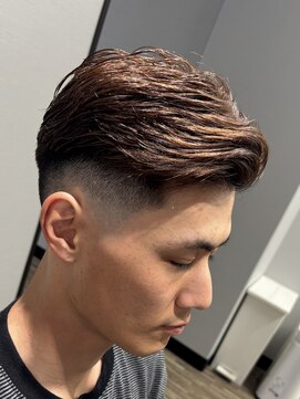 リーブルサニー(Libre Sunny) アップバング × スキンフェードショート