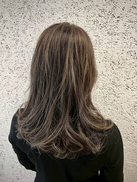 DAMANI 表参道 髪質改善/ヘッドスパ/ハイライト/白髪染め/白髪ぼかし/縮毛矯正 似合わせカット/ミディアムレイヤーカット[表参道駅]