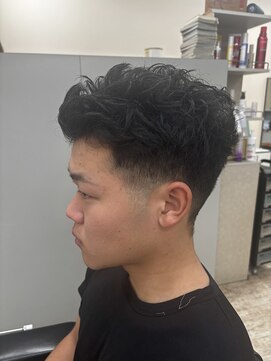 タガミ(tagami) ショートスパイキー、ソフトフェイド