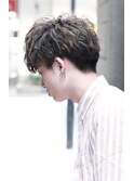 パーマスマートマッシュラフ無造作ツーブロック刈り上げ前下がり