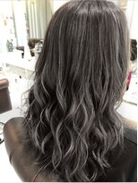 リンクリンク バイ エール 生駒(LINK LINK by aile)&nbsp;暗×透明感。モノトーングラデーション