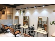 アグ ヘアー ボンド 六名店(Agu hair bond)