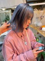 くすみブルー