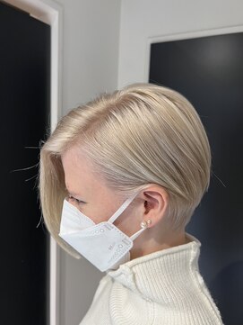 ブルックス 『カット+ケアブリーチ×1』new☆8hs BROOKS 青山/表参道