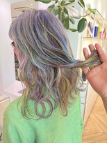 ステア ケース(stair case)&nbsp;ヘアーカラーに年齢制限なし！ 脱白髪染め ビビッドハイライト