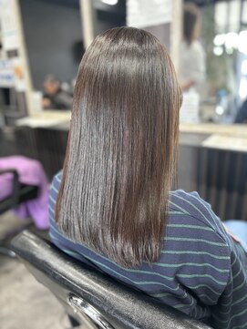 アローズ 荒尾店(arose) 40代、艶カラーで髪の綺麗を維持！