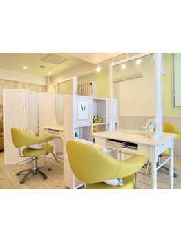 【神戸/垂水】女性スタイリストのみのプライベートサロン。髪のお悩み、お気軽にご相談ください。