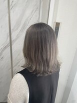 ナンバー ユアイロ 川崎(N° uairo)&nbsp;丸型卵形ストレートレイヤーエアリーロング美髪アッシュブラウン