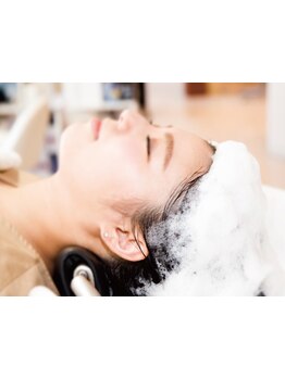 【善通寺】地肌の汚れをスッキリ落として頭皮環境を整える！日頃の疲れを癒す極上のヘッドスパをご用意♪