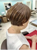 白髪ぼかしカラーのショートボブ
