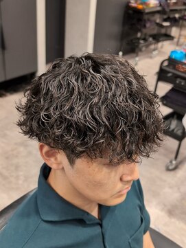 プルーブトウキョウ 渋谷(PROVE TOKYO) 波巻きスパイラルパーマラウンドマッシュ刈り上げメンズ