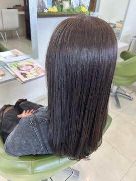 シュウ 西尾店(Shu) 大人ブラウン