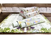 【こだわり4】ケアしながら白髪染め♪オーガニックケアカラーで頭皮に優しく染め上げます♪