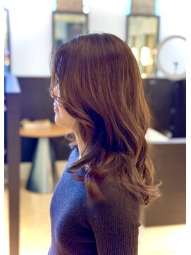 ヴィサージュ ギンザ VISAGE GINZA 柔らか質感の大人レイヤーセミディ