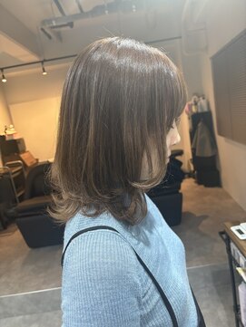 フィン(fin) 巻き髪スタイル