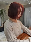 ピンクベージュ×ぱつんとボブ