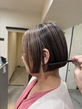 スウィープ 札幌大通(sweep) ぱつっとボブ×ハイライトカラー