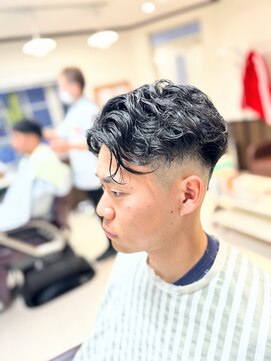 HSF ヘアサロンフクシマ センターパート×パーマ×ローフェード