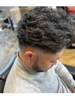 バーバーボルト(Barber Bolt)&nbsp;Lowフェードオールバック