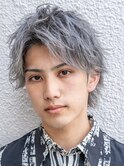 ウルフマッシュ/アッシュシルバー/センターパート/ツーブロック
