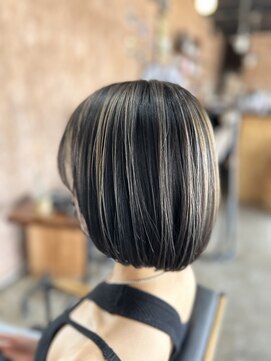 ヘアーインディーズ(HAIR...inD's) デザインカラー ワンレンホブ ショート