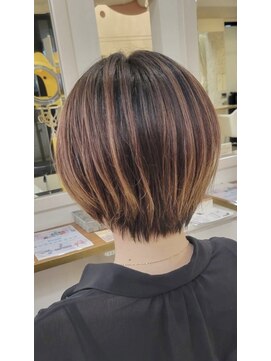 フレイストート(Frais Tout) 丸みボブ　オージュア　前髪カット　小顔　韓国風　髪質改善