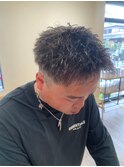 短髪アップバング刈り上げツーブロック波巻きツイストスパイラル