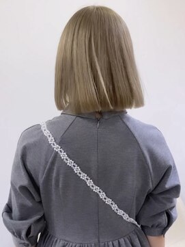 メゾンアクア 表参道(Maison ACQUA) ☆ブリーチなしダブルカラー透明感カラー オリーブベージュ ボブ