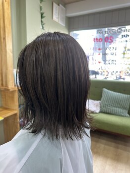 オースリー(O-suriy)の写真/【白髪染め◎おしゃれ染め】これから何度も染めていくカラー剤は、頭皮ダメージの少ないオーガニックカラー