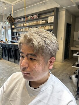 ハングアウト(Hangout) ブリーチ/アップバング/ミルクティー