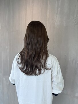 トテ(tote.) ブリーチなし赤み消しオリーブ透明感ベージュ