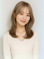 リッチ 横須賀中央店(Rich)&nbsp;ブリーチ レイヤーカット 顔周り ブロンドベージュ 前髪