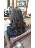 大人かわいいグレージュ