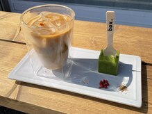 ボックスサロンアンドカフェ(box. SALON and CAFE)の雰囲気（カフェが併設してます♪）