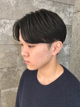 ニアウ 高崎店(Niau) メンズセンターパートニュアンスフェザーパーマ群馬高崎眉毛