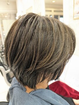 ヘアーデザインムーヴ(Hair design MOVE) 白髪ぼかしハイライト　明るい白髪染め　白髪染め卒業