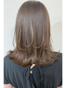 ストロー 鴨宮店(Straw) 透明感艶カラー×外ハネミディアム