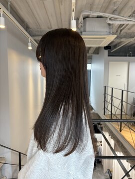 ヌープヘアーアイス(NUUP.hair ici) 20代30代寒色系カラーシースルーバンク艶感ストレート透明感