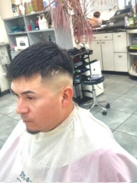 クリッパー (CLIP-PER) スキンフェード