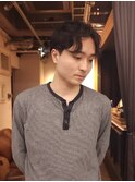 アンニュイパーマ前下がりショートヘア メンズパーマ/池田裕和