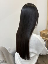 【美髪ストレート】強いうねりも、気になる広がりも。自然なストレートへ。