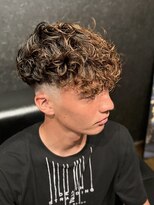 バーバークラシックス(BARBER CLASSICS)&nbsp;スペインカール/スキンフェード/新潟フェード/メンズパーマ/海外
