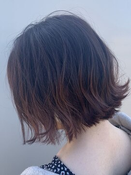 プアナナラ(pua nanala) 外ハネ切りっぱなしボブ