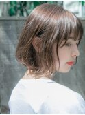 前下がりボブ 艶ベージュ