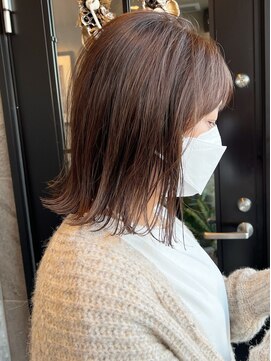 メゾン アヴァロ(Maison Avallo) 切りっぱなしロブスタイル