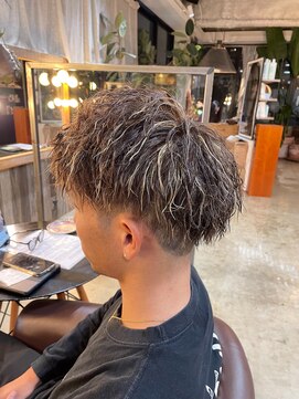 ビハインドザカーテン(BEHIND THE CURTAIN) ツイストスパイラル×ハイライトカラー