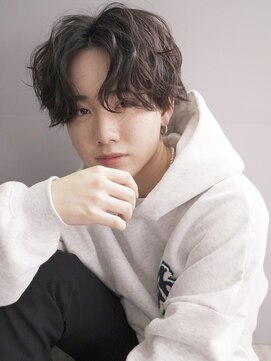 トレヘアー 京都 烏丸(tRe hair) フェザーパーマ　ブルーブラック　サーフカール