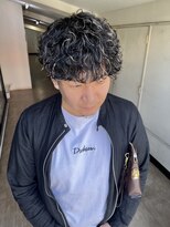 アイズ 海老名(AIZU)&nbsp;波巻きスパイラルパーマ マッシュ ホワイトメッシュ 眉毛