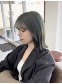 オリーブグレージュ